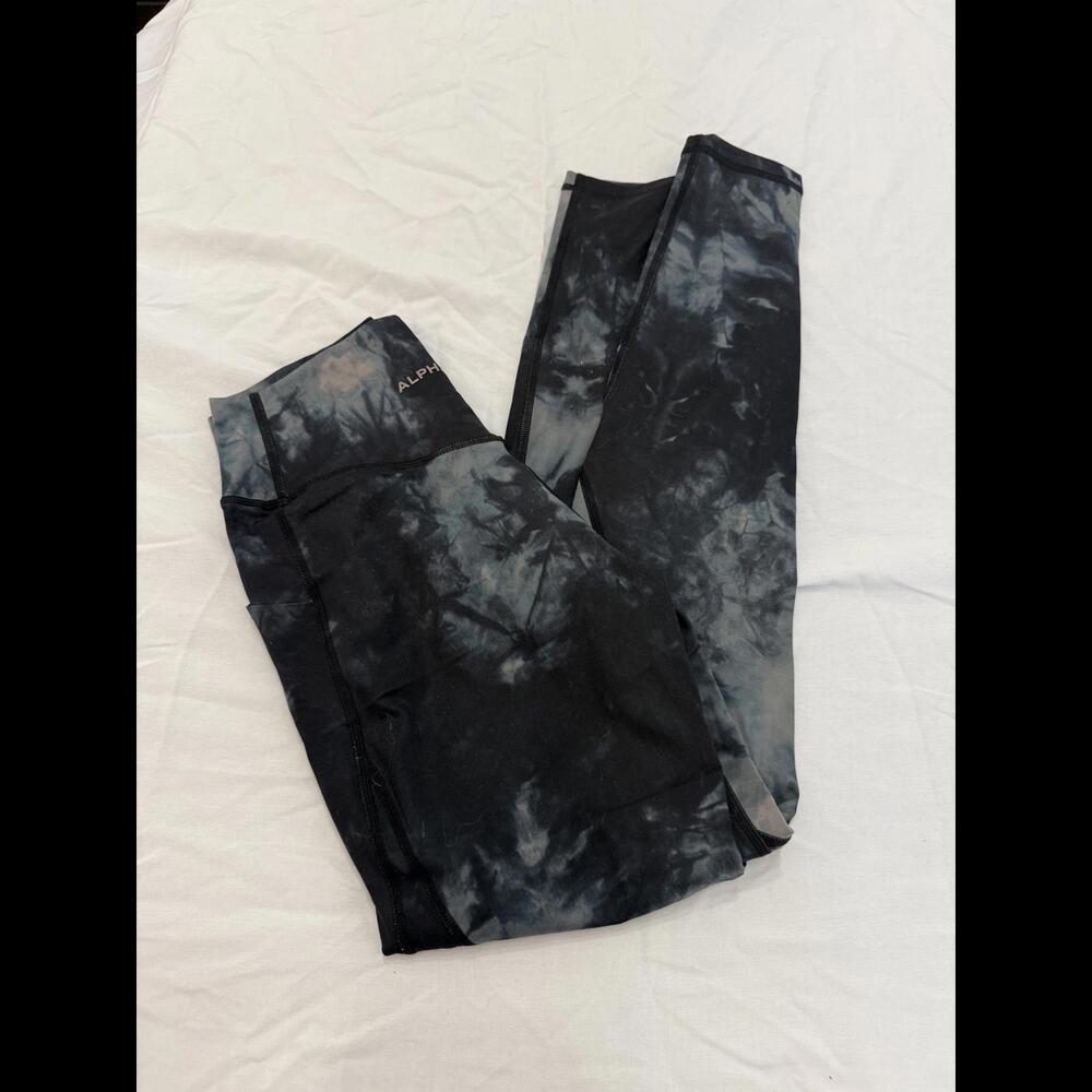 Alphalete Surface Pocket - Medium